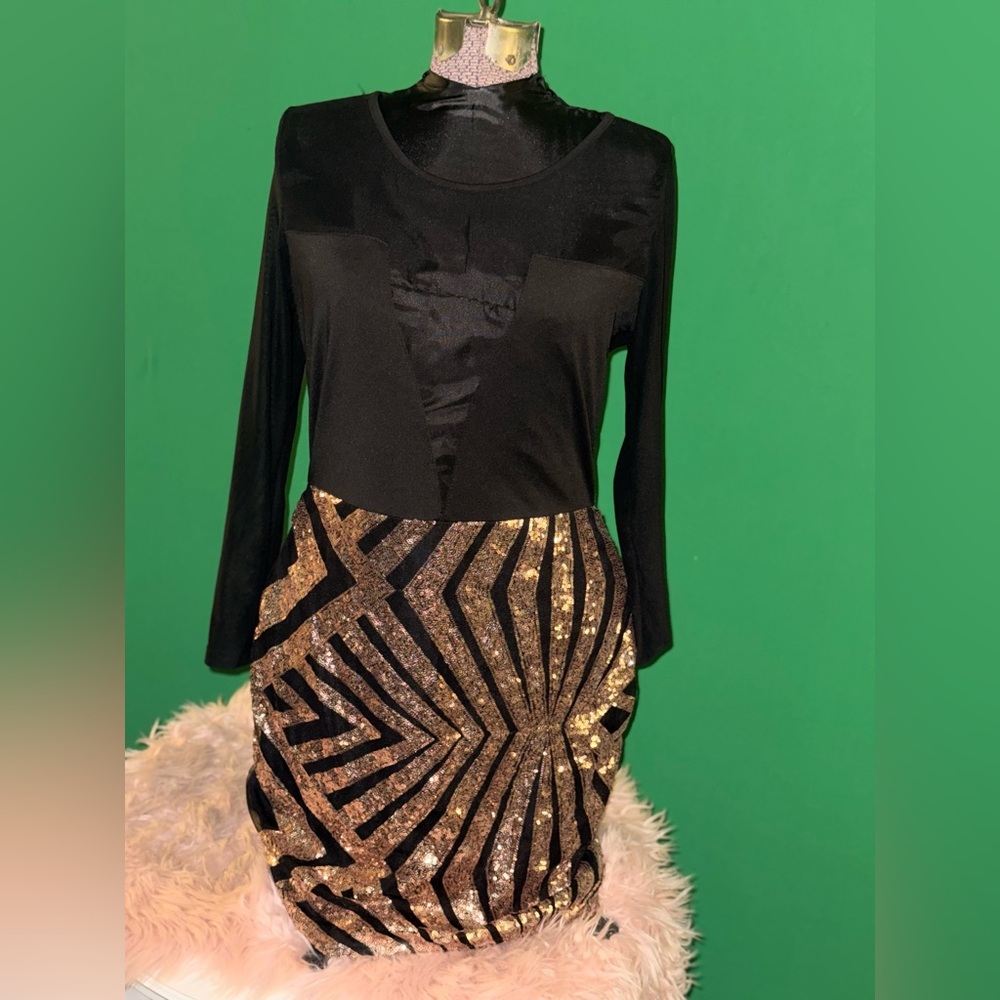 ✨ STUNNING Black & Gold Sequin Mesh Party Dress ✨ Size L